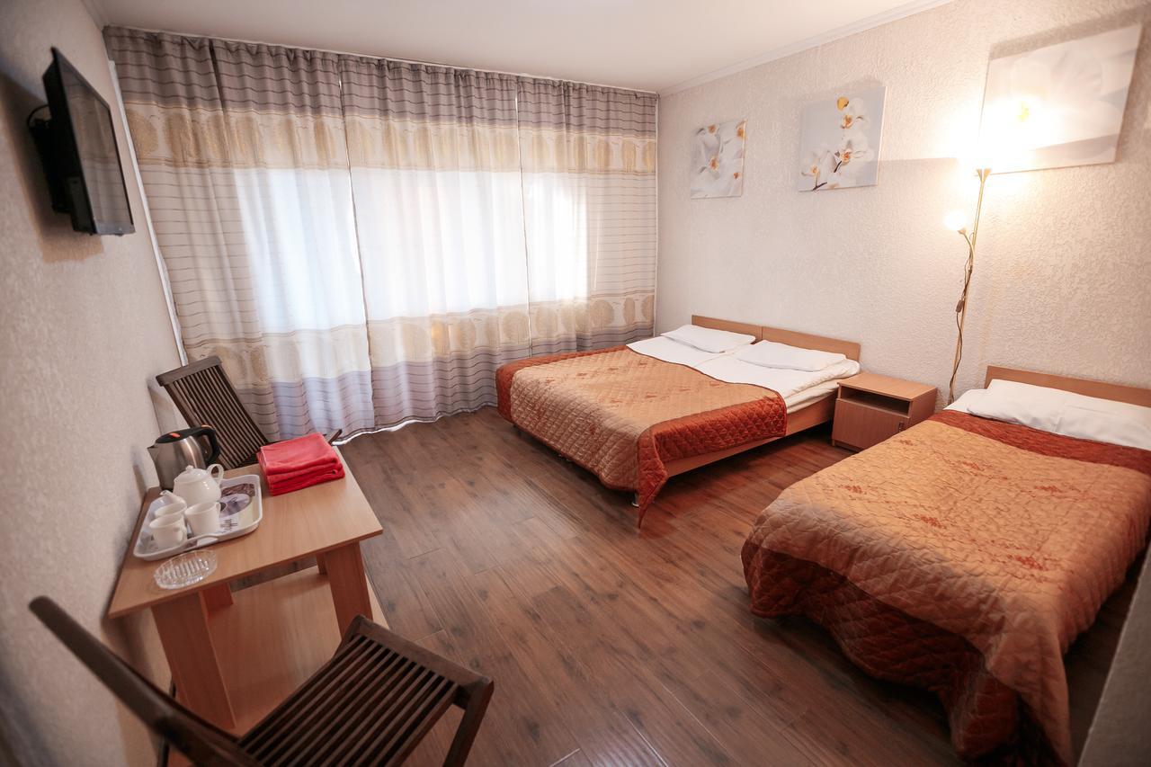 Evropa Hotel Bosteri Exterior photo